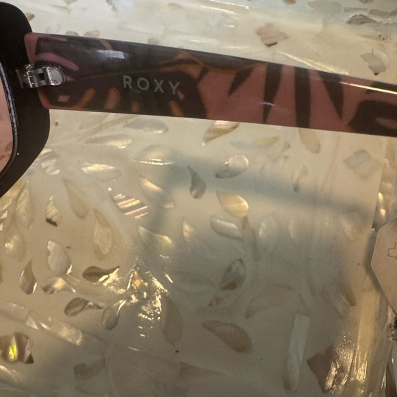 NWT Roxy Black Sunglasses with Pink Lenses - Picture 5 of 11